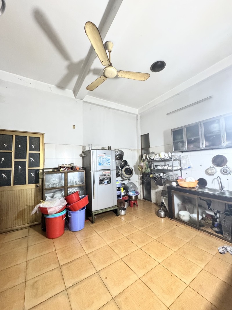 Bán nhà Phường Thủ Đức, đường Hồ Văn Tư, 110m2, 3 tầng, 4PN, sổ hồng, giá 5.7 tỷ. LH: 0933125879 - Ảnh 2